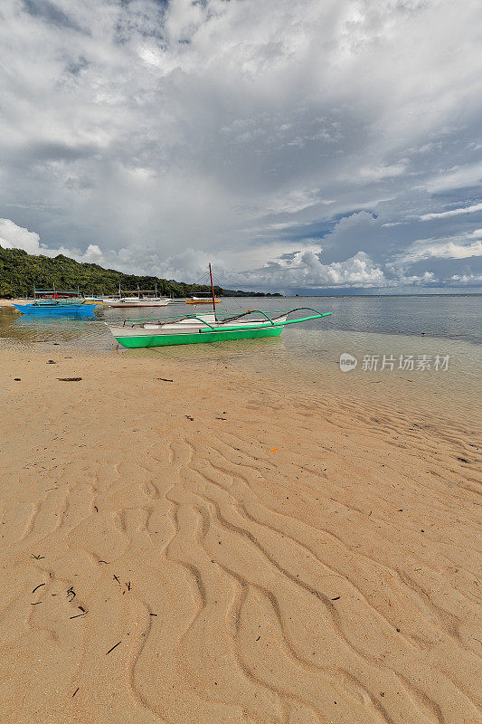 村子或小船上岸。 Punta Ballo 海滩-Sipalay-菲律宾。 0292